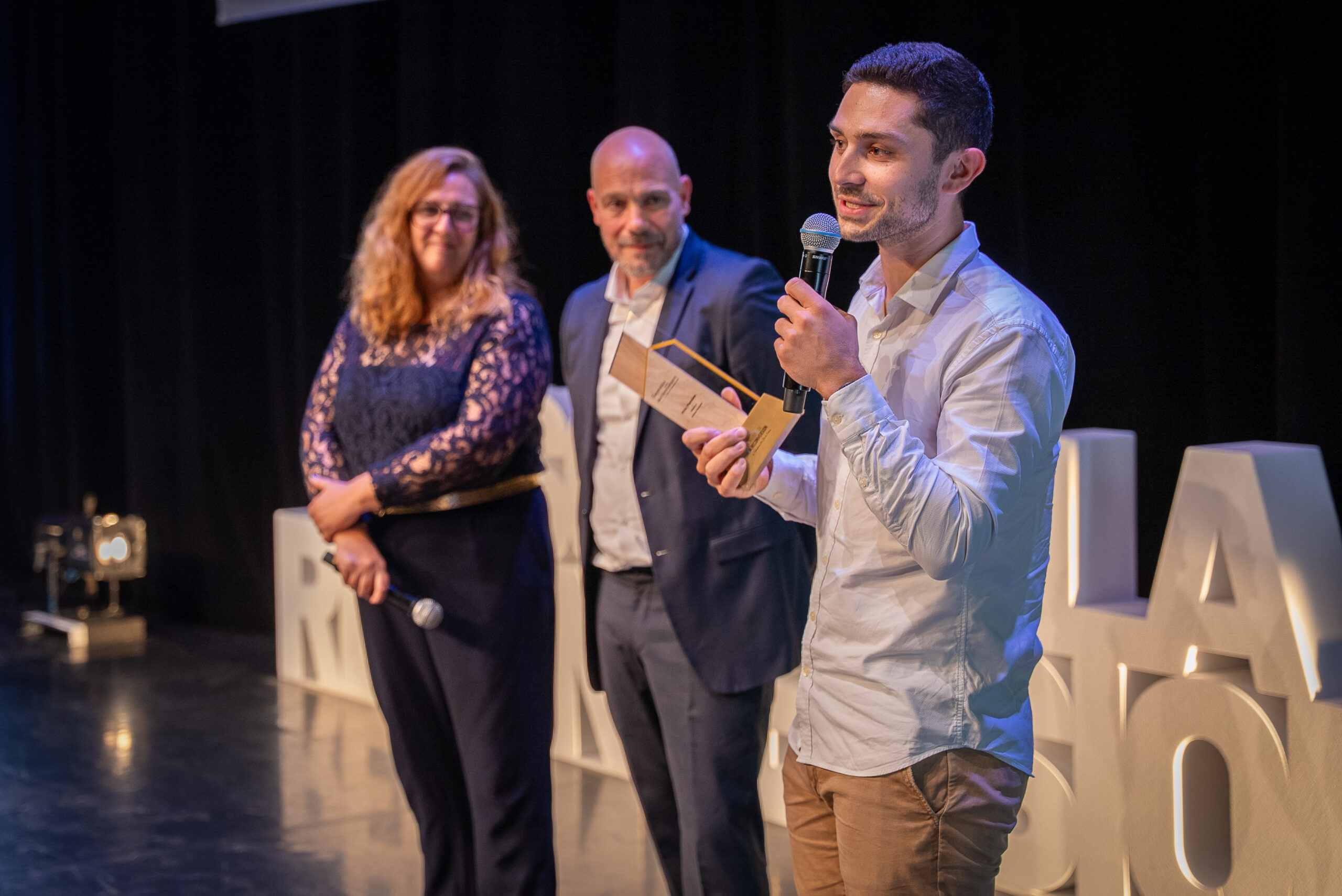 Remise du Prix Passion à Arthur Dumard sur scène