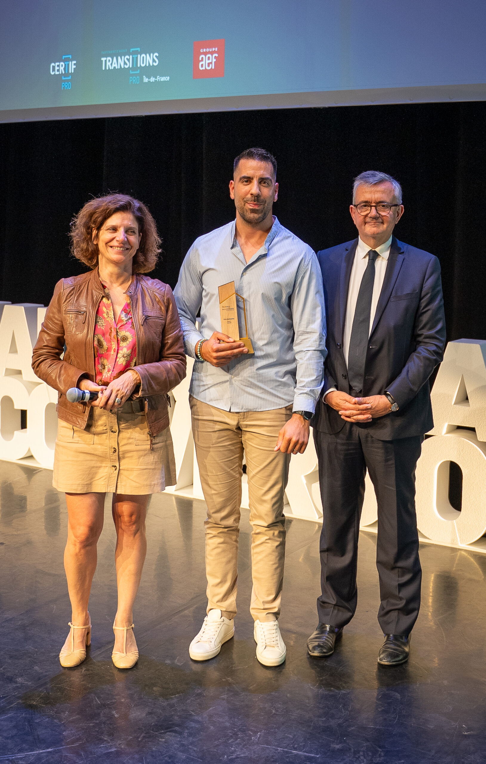 Remise du Prix Entreprise à Naturalia sur scène